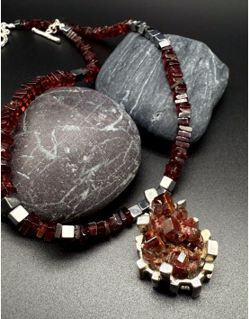 Scarlet Vanadinit Dizi Kolye